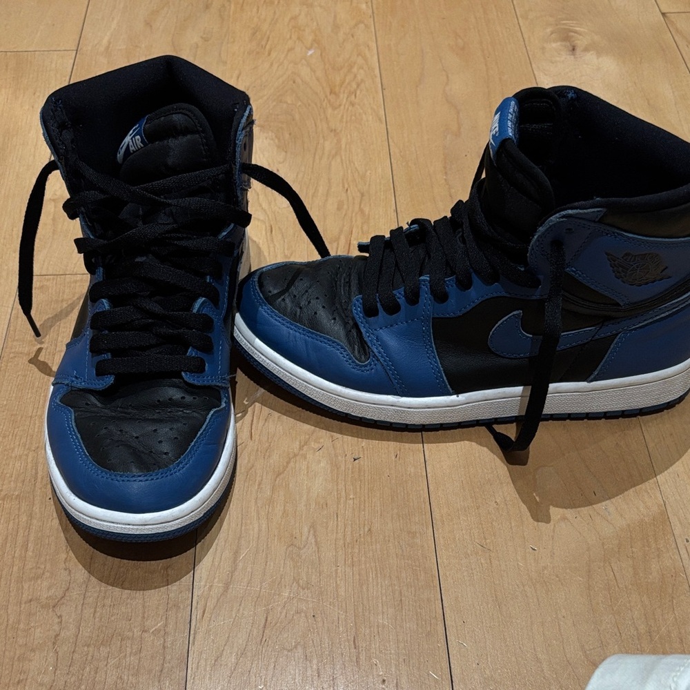 AIR JORDAN 1 RETRO HIGH OG PS
Dark Marina Blue Size 8.5